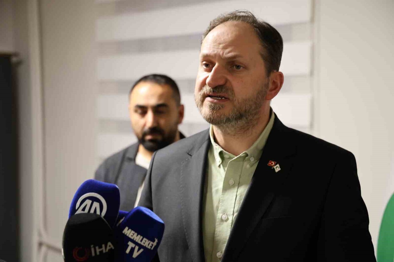 YEŞİLAY GENEL BAŞKANI DR. MEHMET DİNÇ, KIRŞEHİR ŞUBE BAŞKANLIĞINDA YAPTIĞI AÇIKLAMADA BAĞIMLILIKLA...