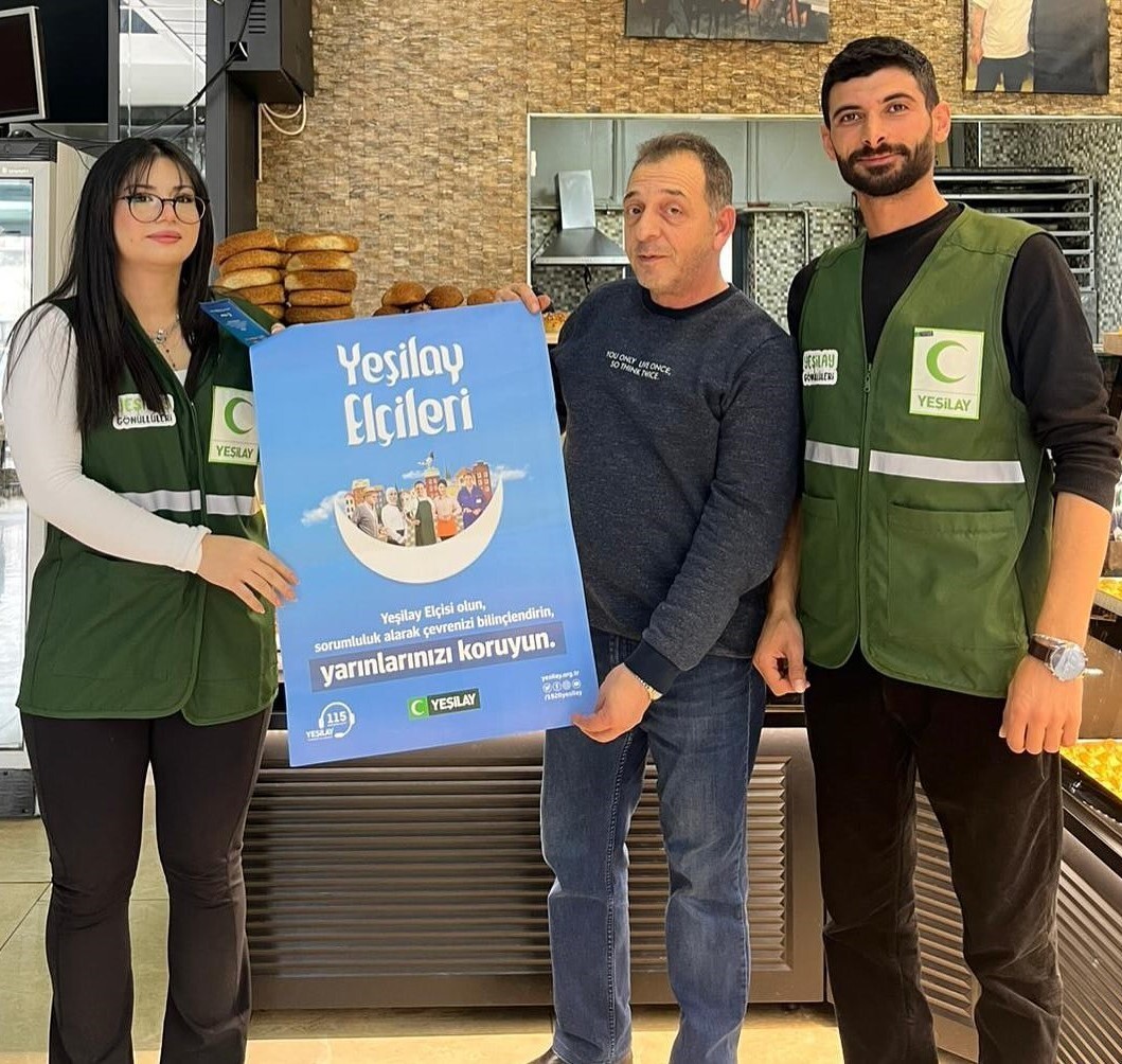 YEŞİLAY GÖNÜLLÜLERİNDEN BAĞIMLILIKLA MÜCADELE ÇALIŞMASI