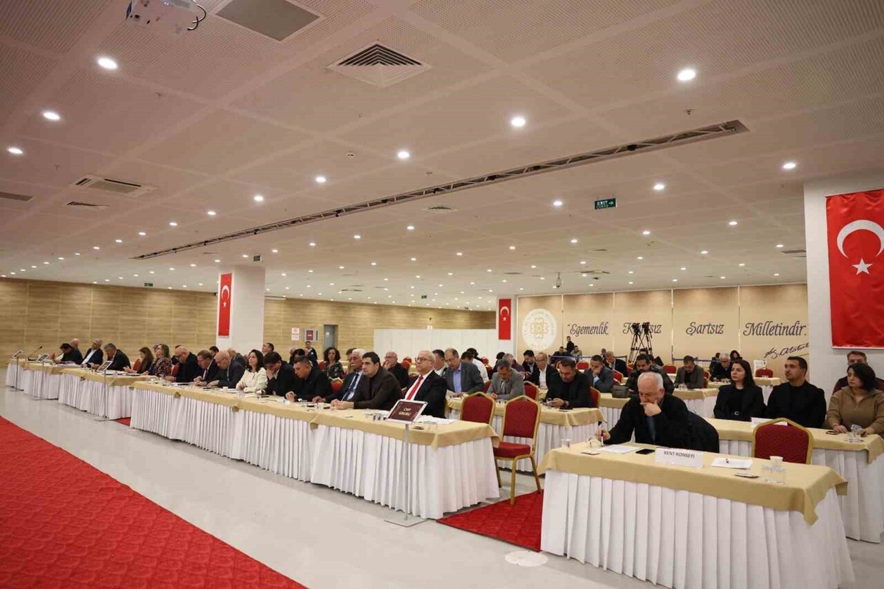 YIL İÇİNDE 12 OLAĞAN TOPLANTI VE 1 BİRLEŞİM OLMAK ÜZERE TOPLAM 13 KEZ TOPLANAN MUĞLA BÜYÜKŞEHİR...