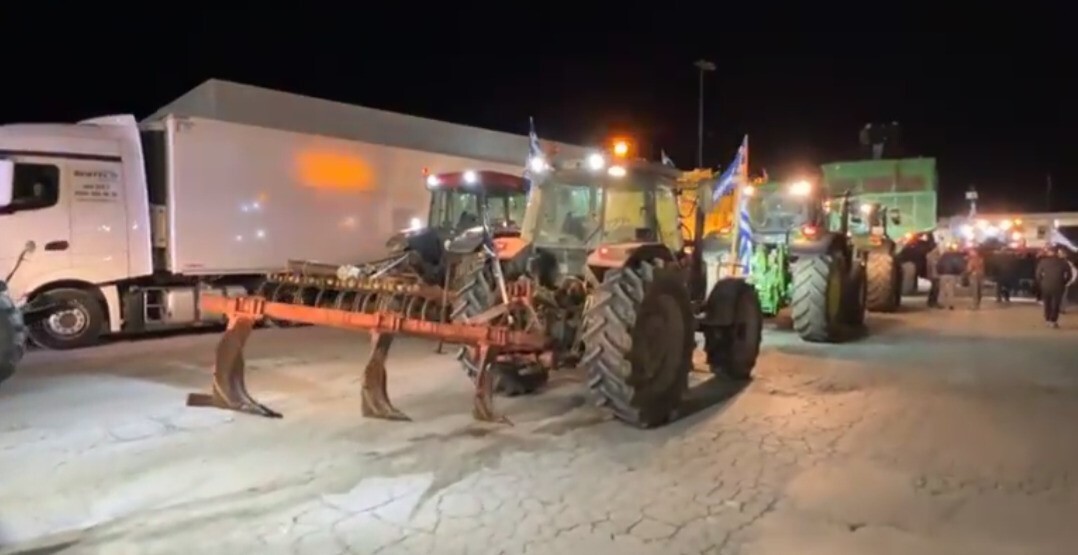 YUNANİSTAN’DA ÇİFTÇİLERİN HÜKÜMETİN TARIM POLİTİKALARINA, ARTAN ÜRETİM MALİYETLERİNE VE DÜŞÜK ALIM...