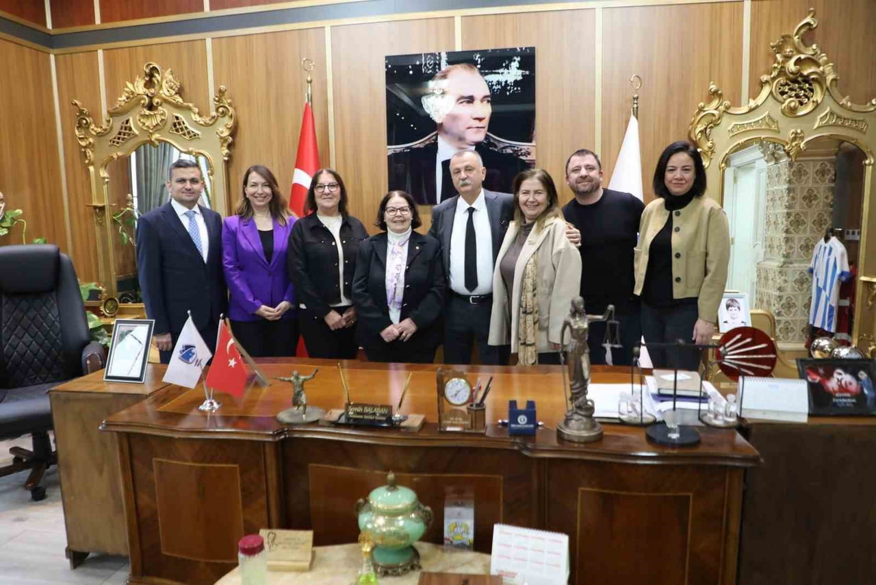 YUNUSEMRE BELEDİYESİ İLE BÜLENT KOŞMAZ SAĞLIK VE SOSYAL EĞİTİM VAKFI ARASINDA PROTOKOL İMZALANDI....