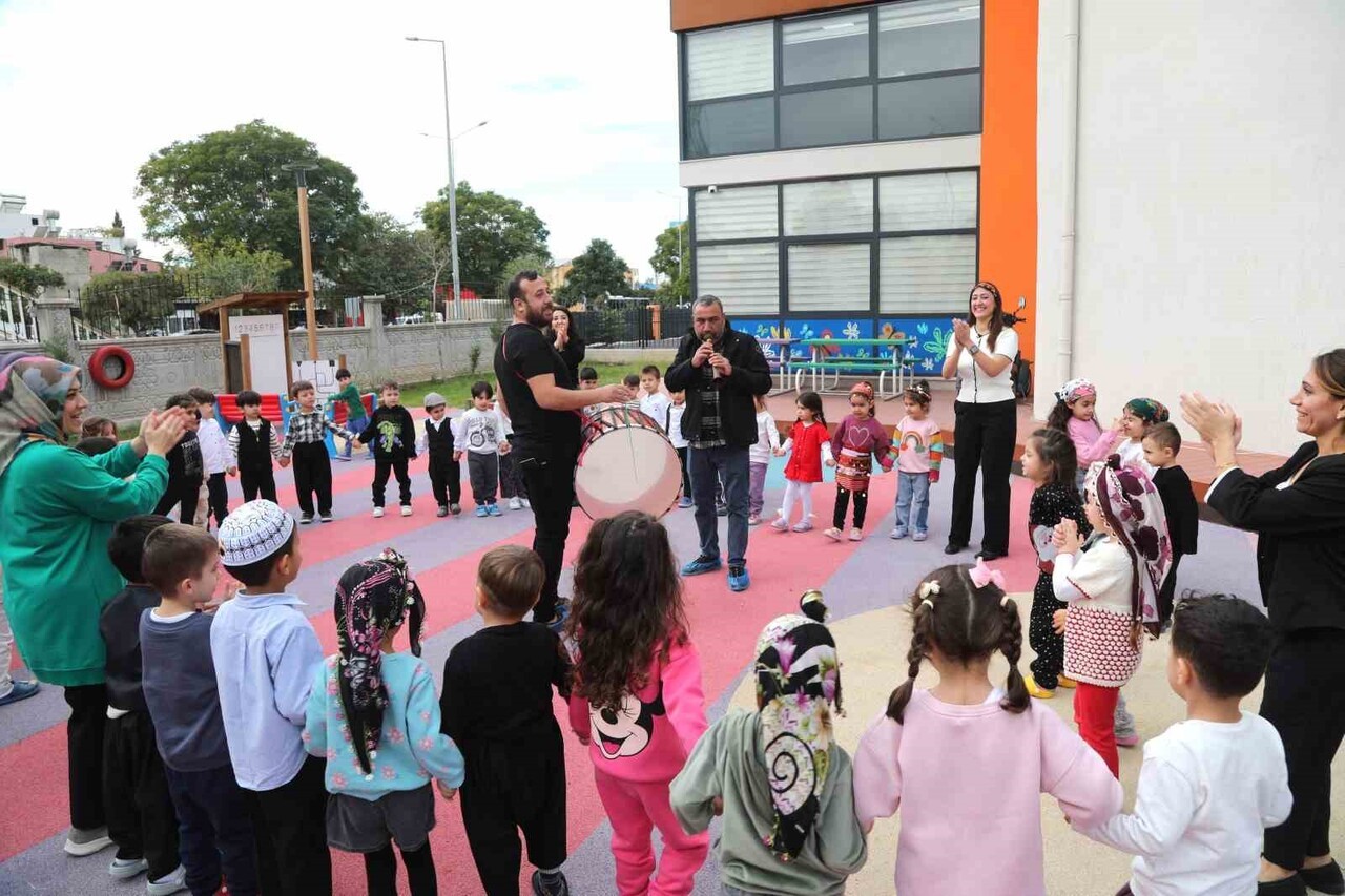 YÜREĞİR BELEDİYESİ KREŞLERİNDE MİNİKLER YERLİ MALI HAFTASI KAPSAMINDA YERLİ ÜRETİMİN VE TÜKETİMİN...