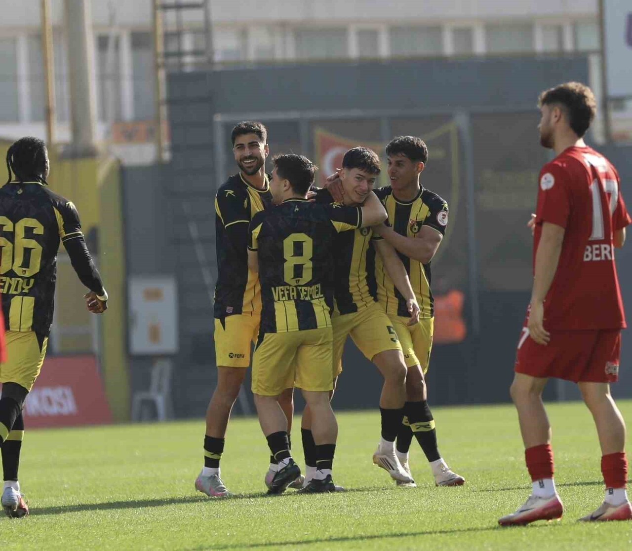 ZİRAAT TÜRKİYE KUPASI 4. TUR MAÇINDA İSTANBULSPOR, SAHASINDA KARŞILAŞTIĞI SARIYER'İ 6-0 MAĞLUP...