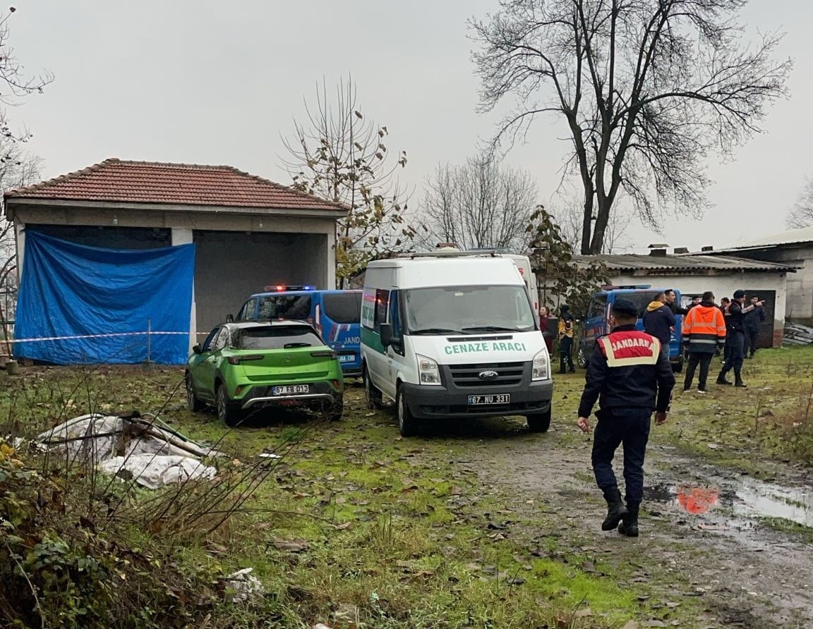 ZONGULDAK'IN DEVREK İLÇESİNE BAĞLI ÇAYDEĞİRMENİ BELDESİNDE KASAPLIK YAPAN 45 YAŞINDAKİ MUSTAFA...