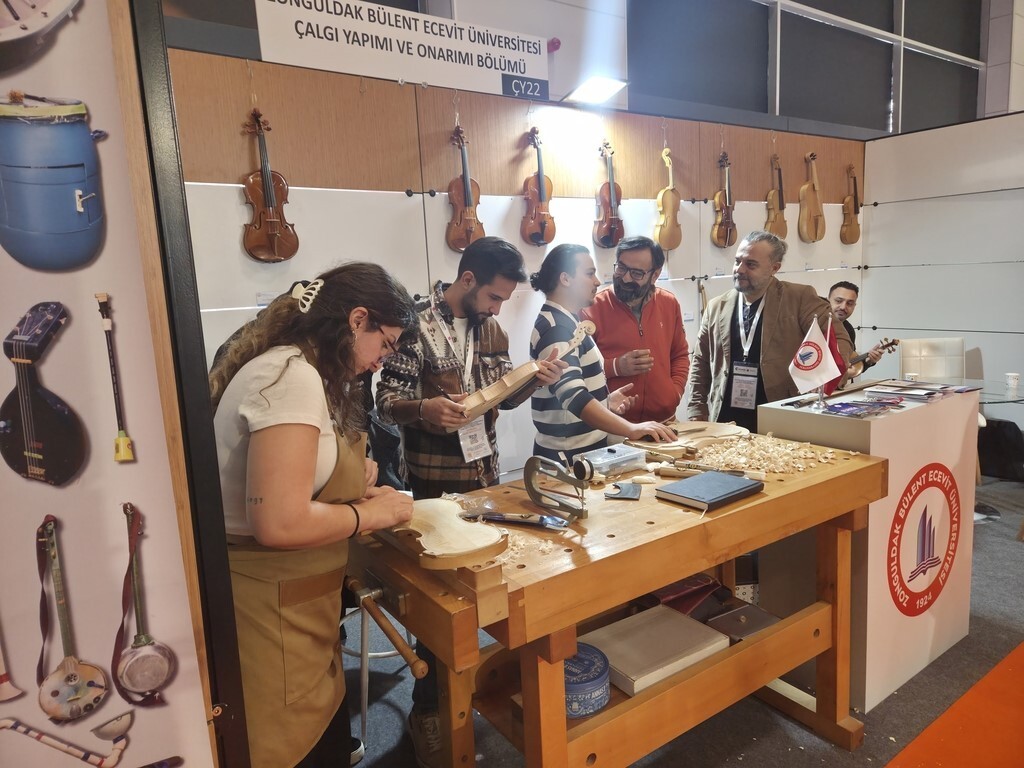 ZONGULDAK BÜLENT ECEVİT ÜNİVERSİTESİ (BEUN) DEVLET KONSERVATUVARI ÇALGI YAPIMI VE ONARIMI BÖLÜMÜ...