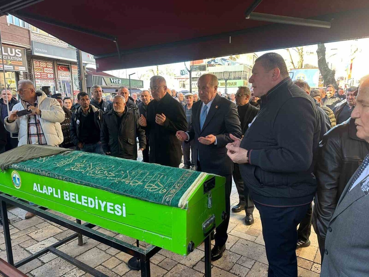 ZONGULDAK (İHA) - ZONGULDAK’IN ALAPLI BELEDİYE BAŞKANI NURİ TEKİN’NİN DÜN VEFAT EDEN ANNESİ FATMA...