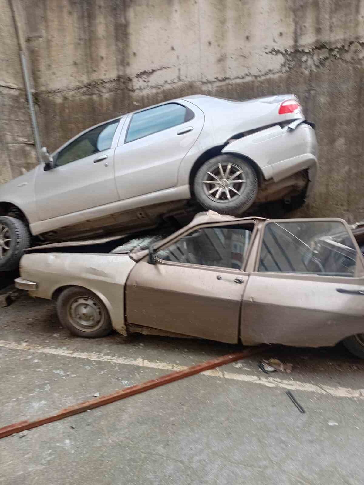 ZONGULDAK (İHA) - ZONGULDAK’IN ALAPLI İLÇESİ KARAAĞAÇ MAHALLESİ’NDE MEYDANA GELEN KAZADA, RAMPADA...