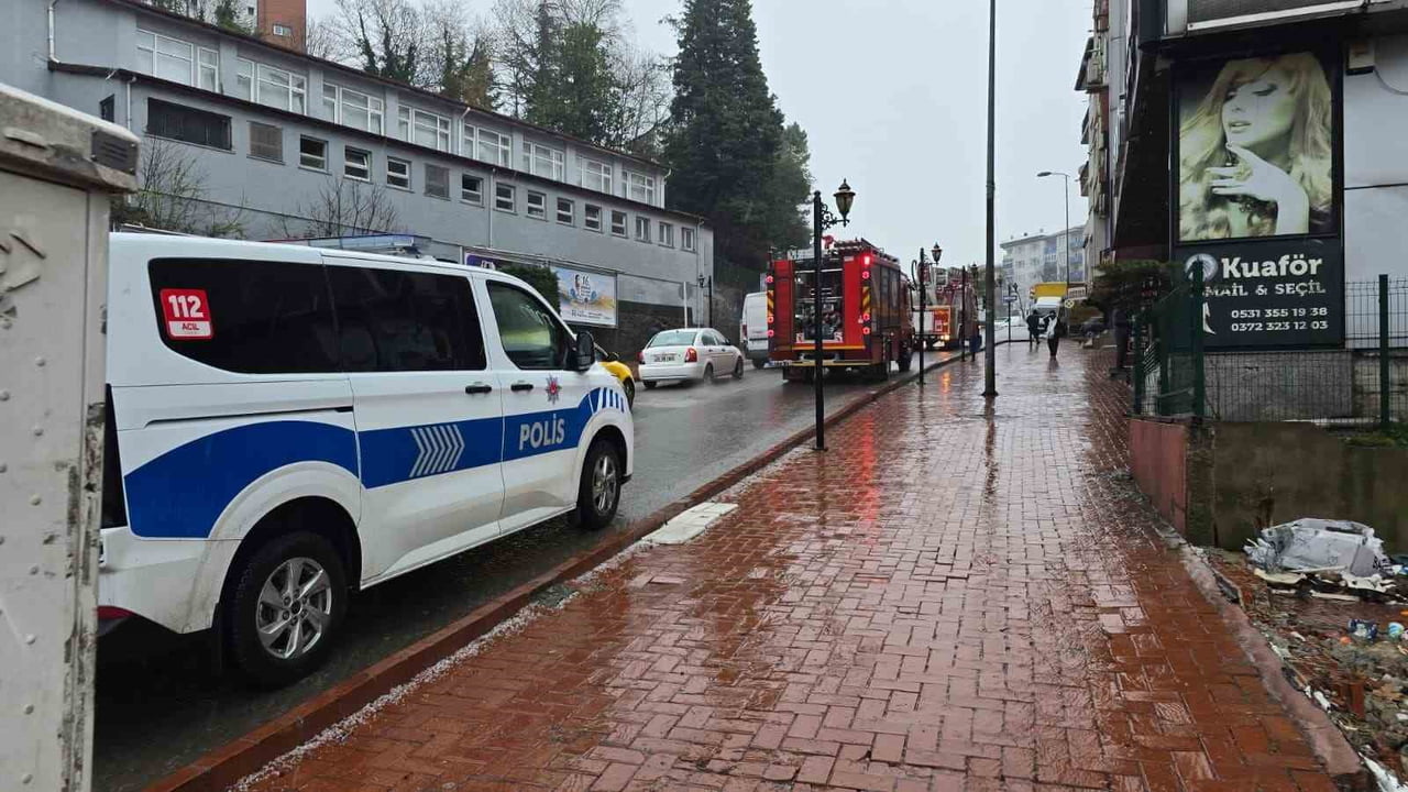 ZONGULDAK’IN EREĞLİ İLÇESİNDE 2'NO’LU SAĞLIK OCAĞI’NIN DEPOSUNDA ÇIKAN YANGIN KISA SÜRELİ PANİĞE...