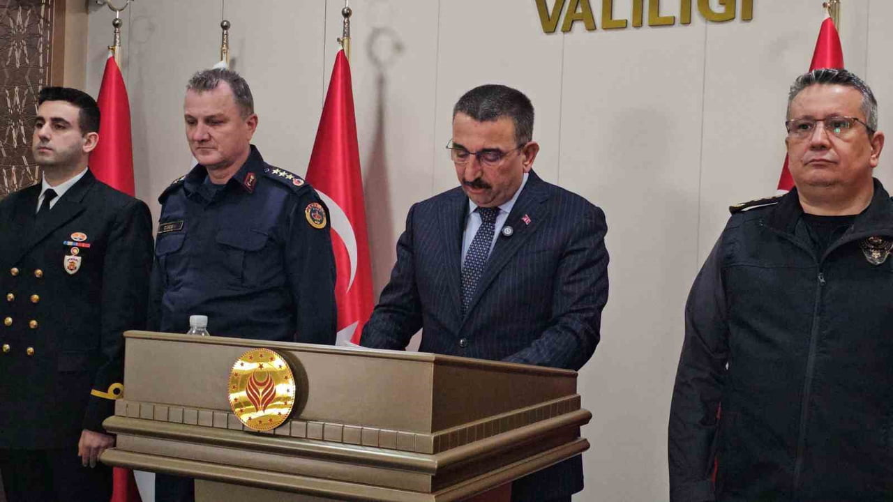 ZONGULDAK VALİSİ OSMAN HACIBEKTAŞOĞLU, 2025 YILINDA 919 DENETİMDE 228 RUHSATSIZ MADEN OCAĞININ...