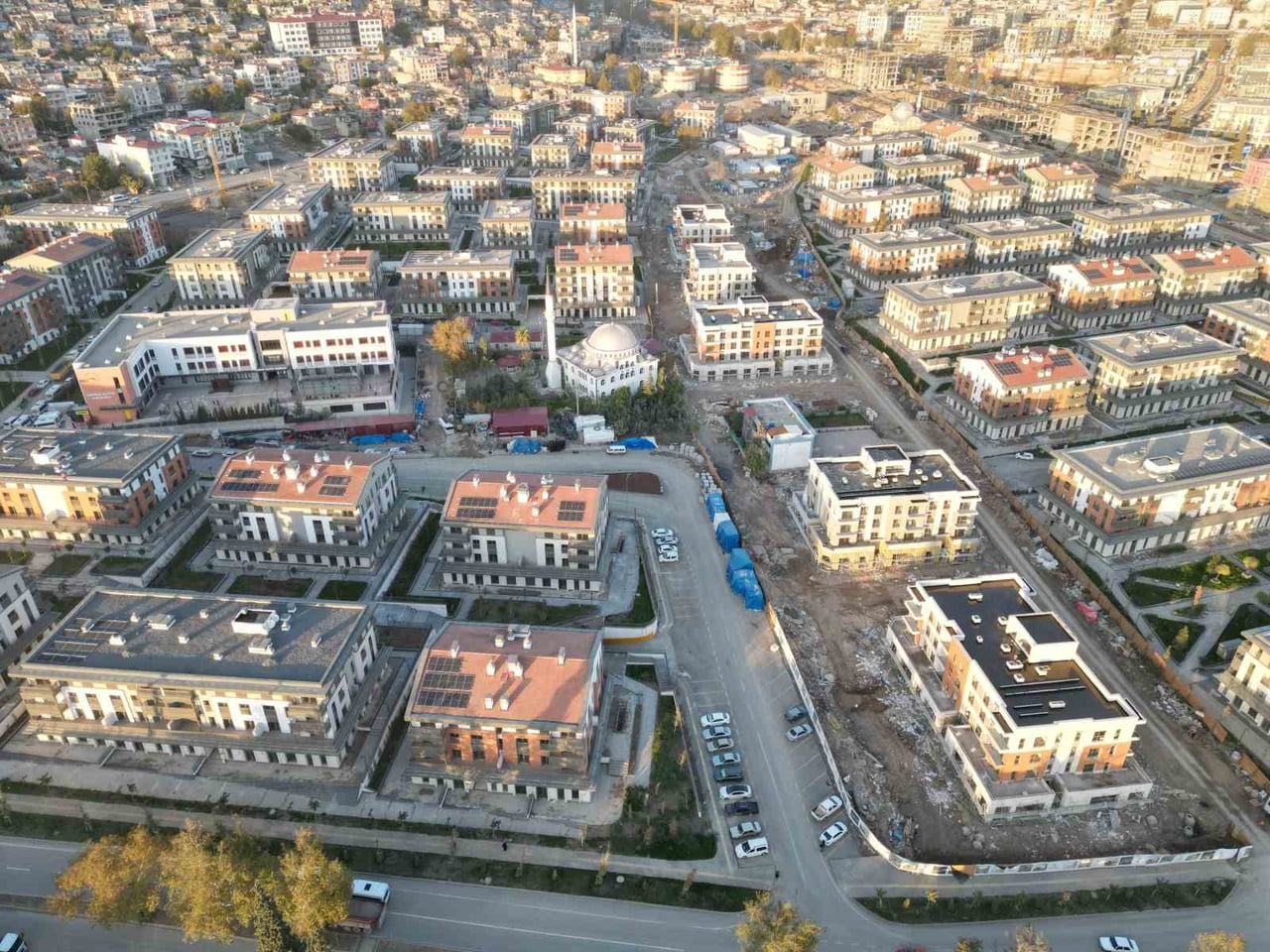 6 ŞUBAT DEPREMLERİNİN ARDINDAN BÜYÜK YIKIM YAŞANAN KAHRAMANMARAŞ’TA, ARADAN GEÇEN SÜREDE YÜRÜTÜLEN...