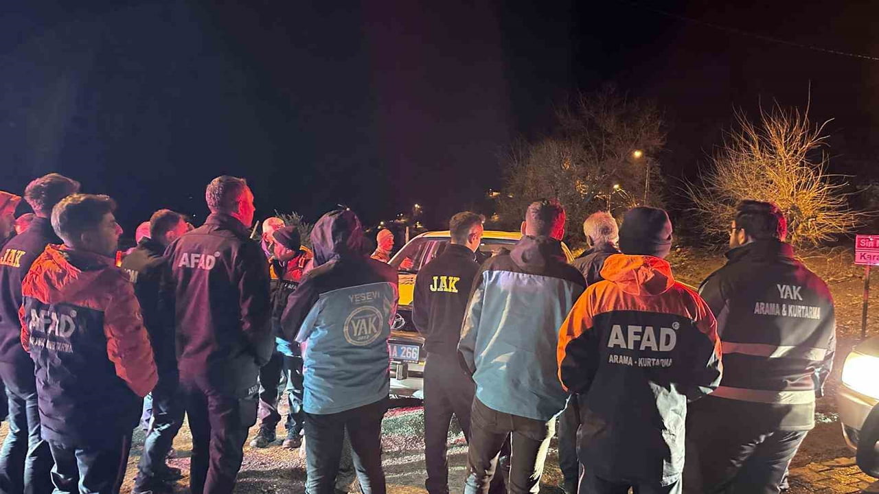 ADANA'NIN KOZAN İLÇESİNE BAĞLI VELİCANLI MAHALLESİ'NDE BUGÜN ÖĞLEDEN SONRA HABER ALINAMAYAN 16...