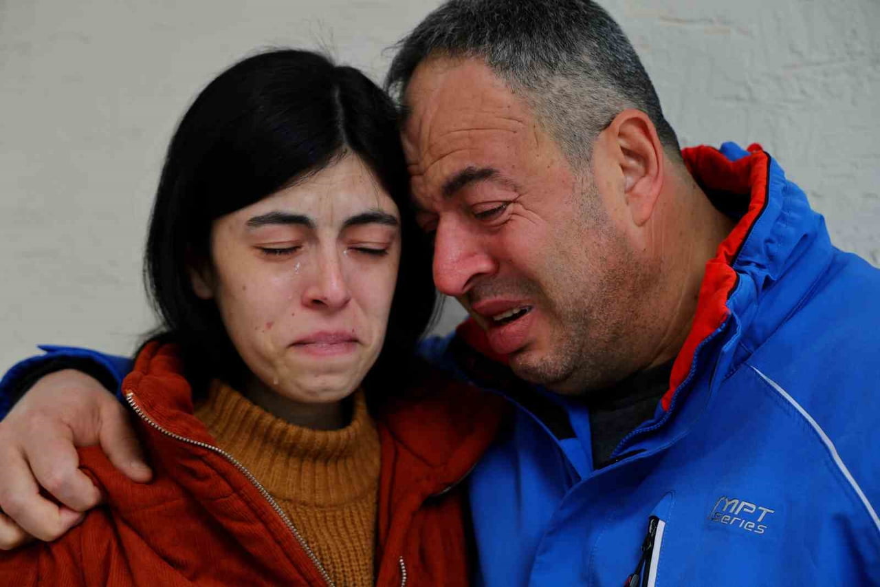 ADANA’DA 3 SENE ÖNCE ARKADAŞINA GÜVENİP İBANINI KULLANDIRAN 23 YAŞINDAKİ GENÇ KIZIN BAŞINA...