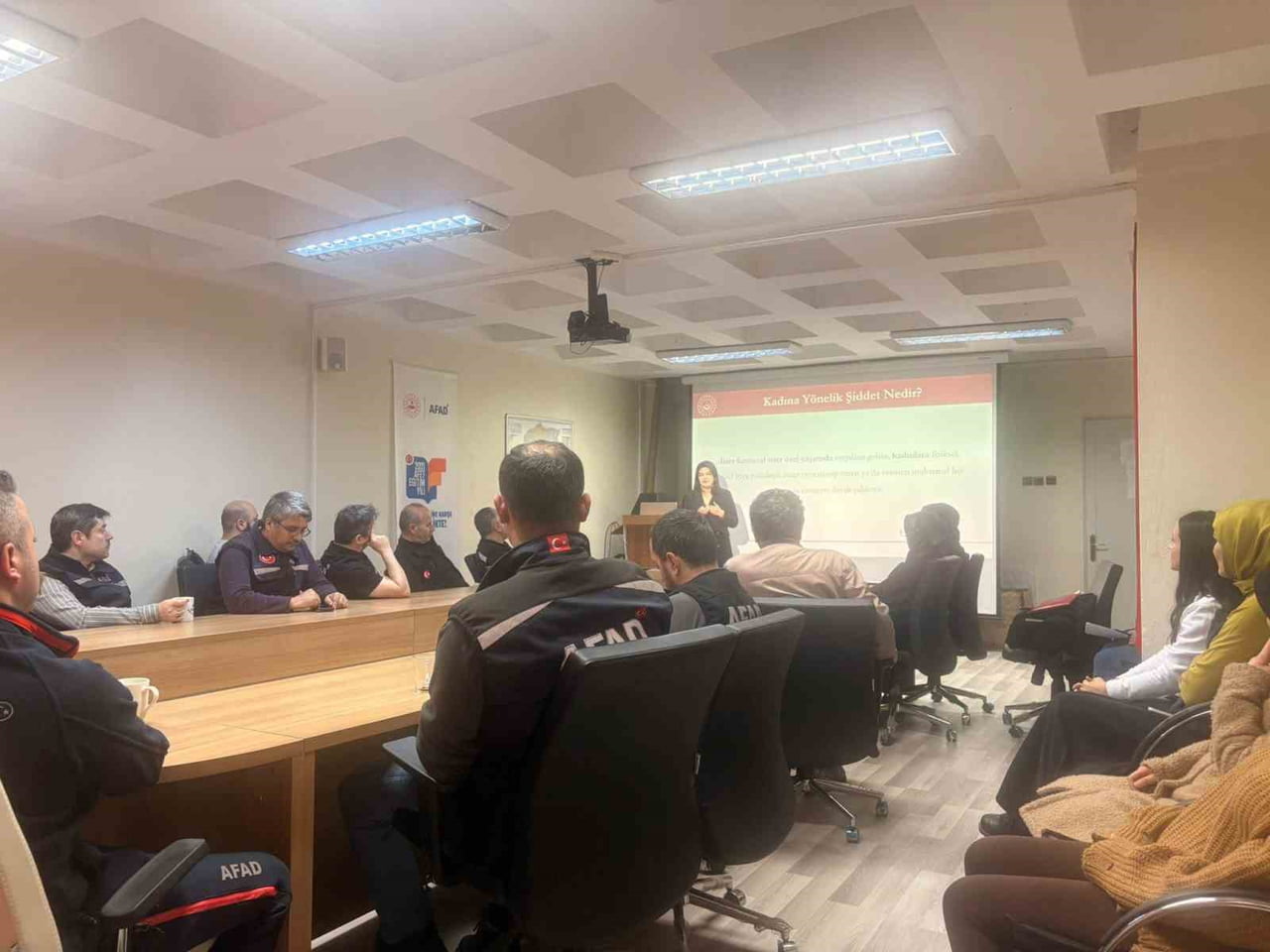 AFAD PERSONELİ KADINA YÖNELİK ŞİDDETLE MÜCADELE KONUSUNDA BİLGİLENDİRİLDİ
