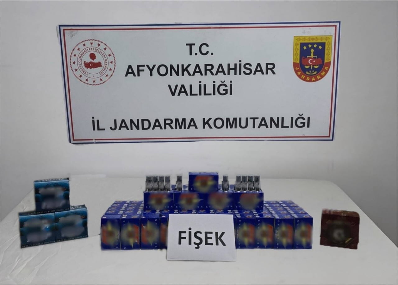AFYONKARAHİSAR'DA JANDARMA TARAFINDAN BİR İŞ YERİNE YAPILAN BASKINDA FATURASIZ OLDUĞU BELİRLENEN...