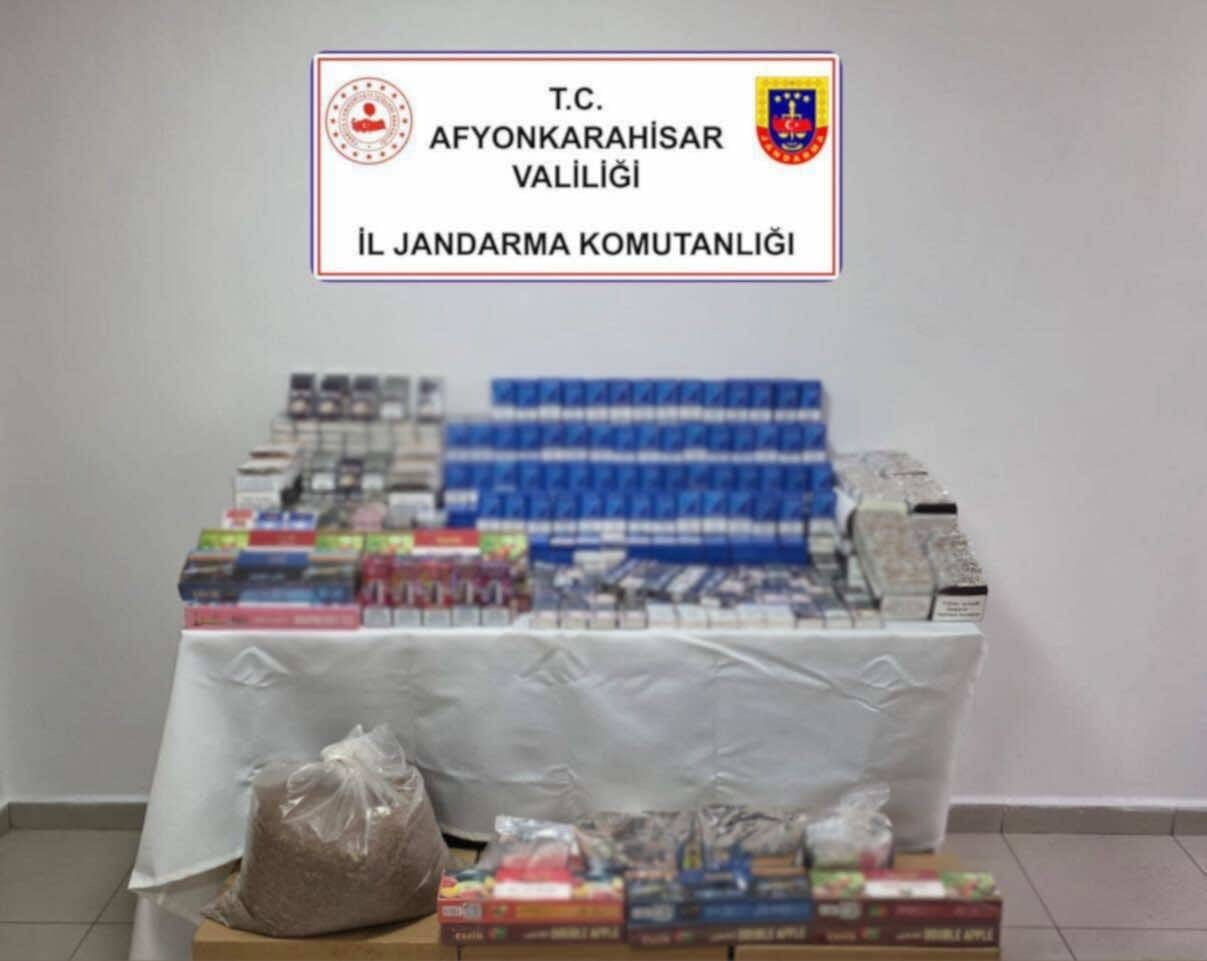 AFYONKARAHİSAR'DA JANDARMA TARAFINDAN GERÇEKLEŞTİRİLEN OPERASYONDA YAKLAŞIK 18 BİN ADET DOLU...