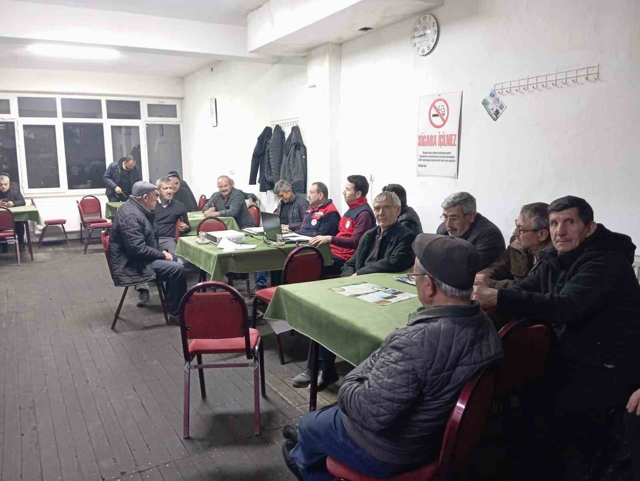 AFYONKARAHİSAR’DA ÇİTÇİLERE 'BİTKİ KORUMA ÜRÜNLERİ UYGULAYICISI EĞİTİMİ' VERİLDİ.