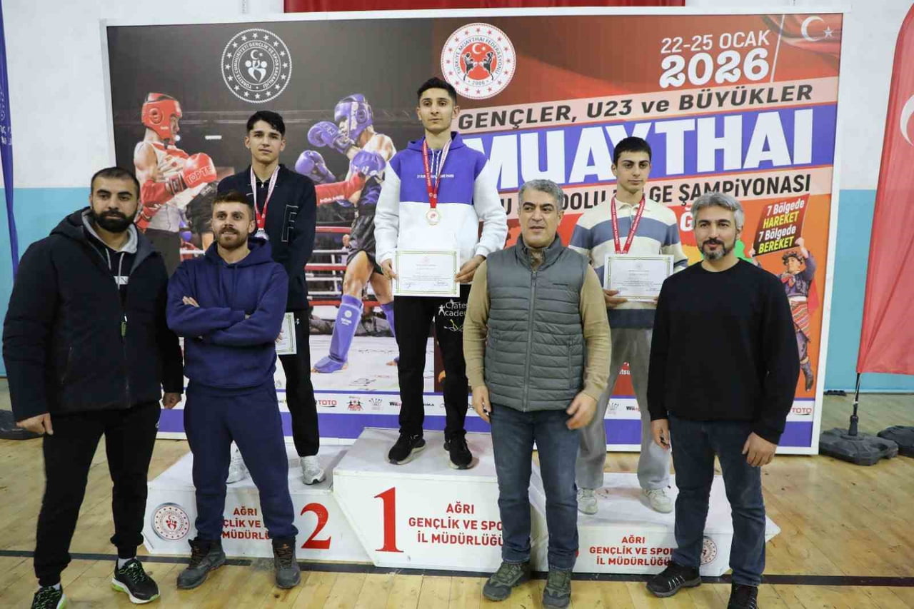 AĞRI’DA DÜZENLENEN MUAYTHAİ DOĞU ANADOLU BÖLGE ŞAMPİYONASI’NA KATILAN MUŞLU 15 SPORCU, 5 ALTIN, 6...