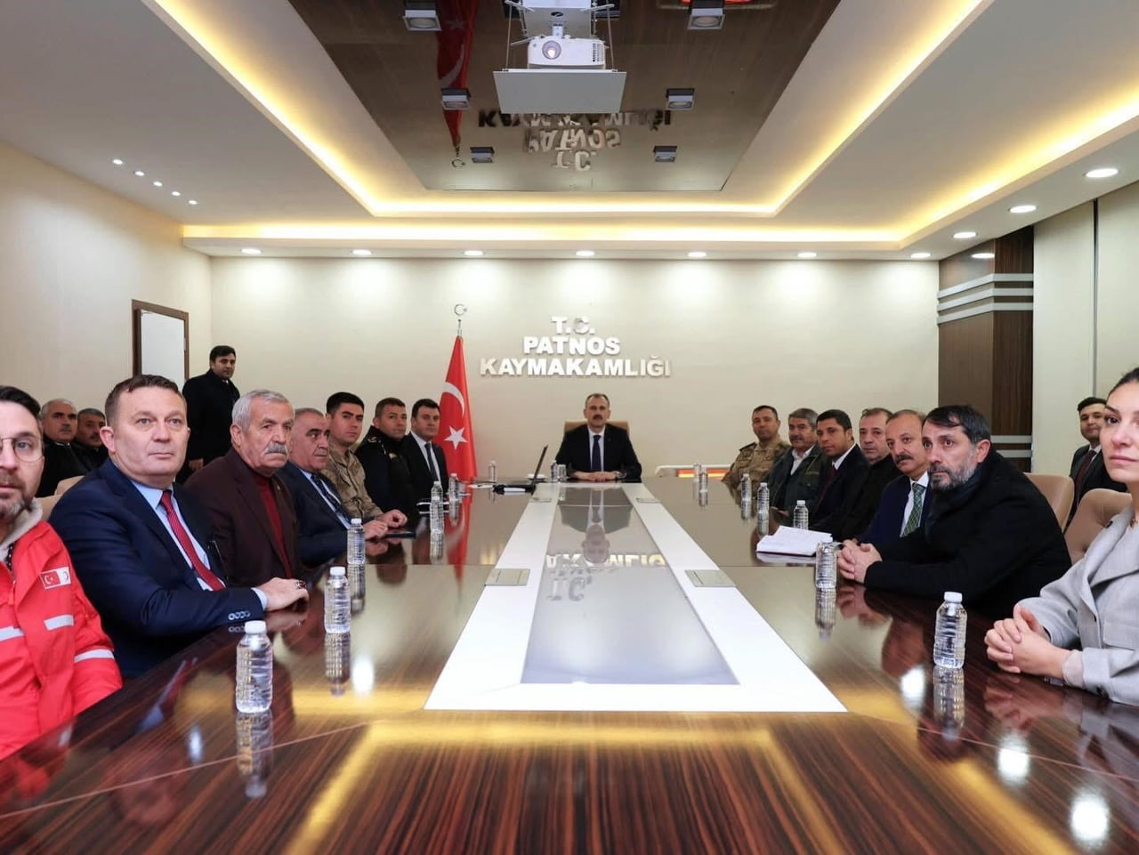 AĞRI VALİSİ ÖNDER BOZKURT, PATNOS İLÇESİNİ ZİYARET EDEREK İLÇEDE YÜRÜTÜLEN KAMU HİZMETLERİ VE...