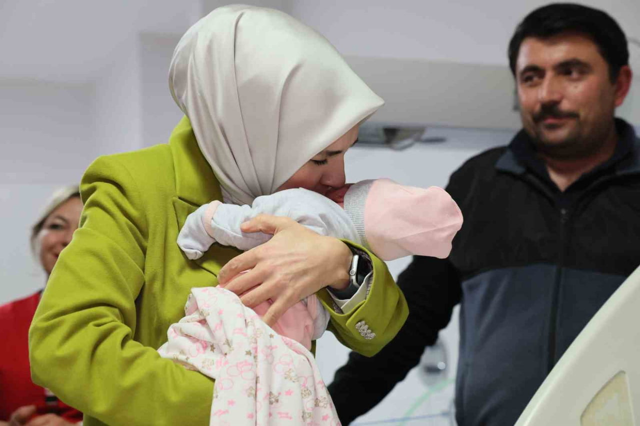 AİLE VE SOSYAL HİZMETLER BAKANI MAHİNUR ÖZDEMİR GÖKTAŞ, "HER DOĞAN BEBEK BİZLER İÇİN BİR...