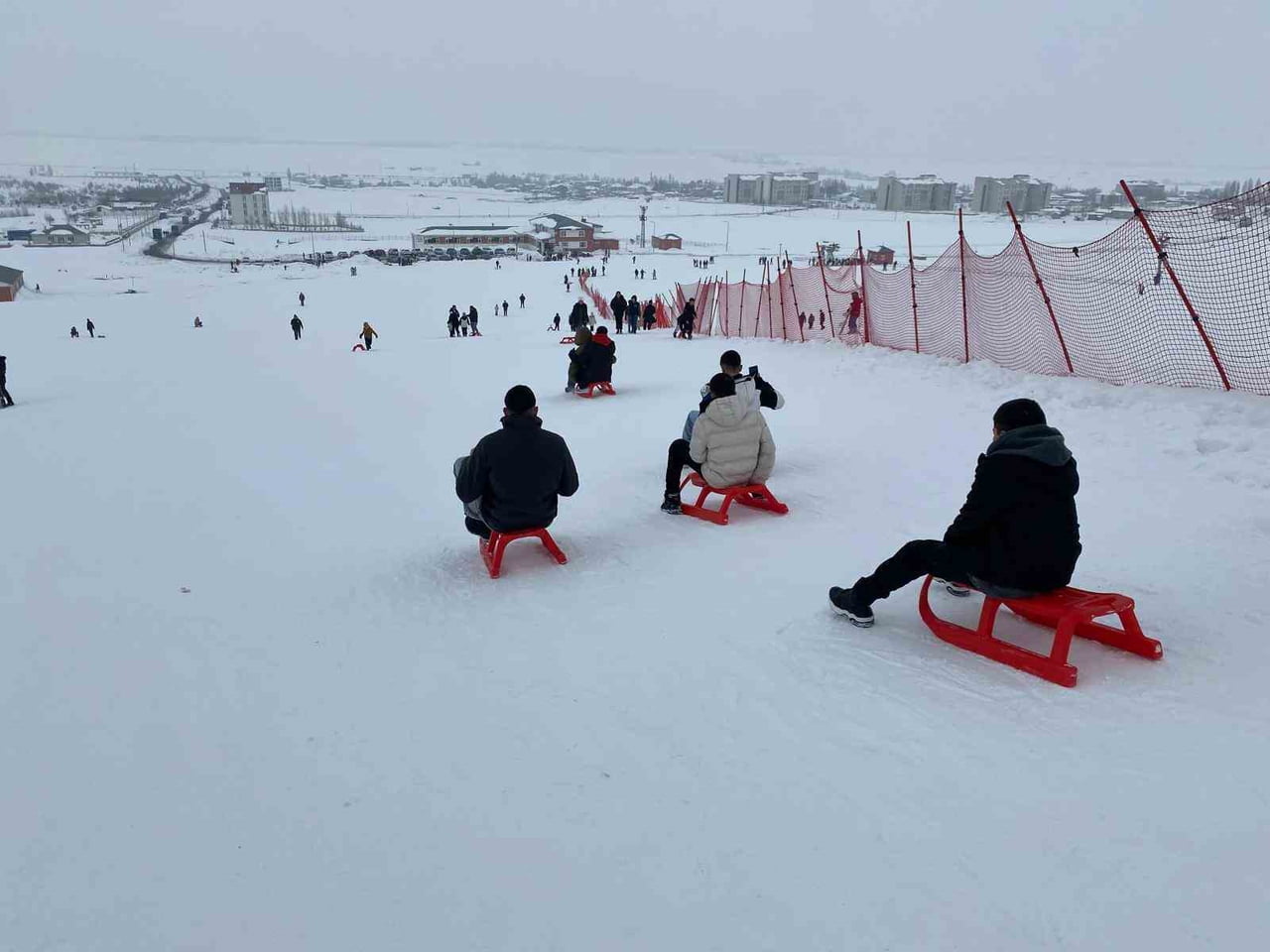 AİLE VE SOSYAL HİZMETLER İL MÜDÜRLÜĞÜ BÜNYESİNDEKİ MUŞ ÇOCUK EVLERİ SİTESİ’NDE KALAN ÇOCUKLAR...