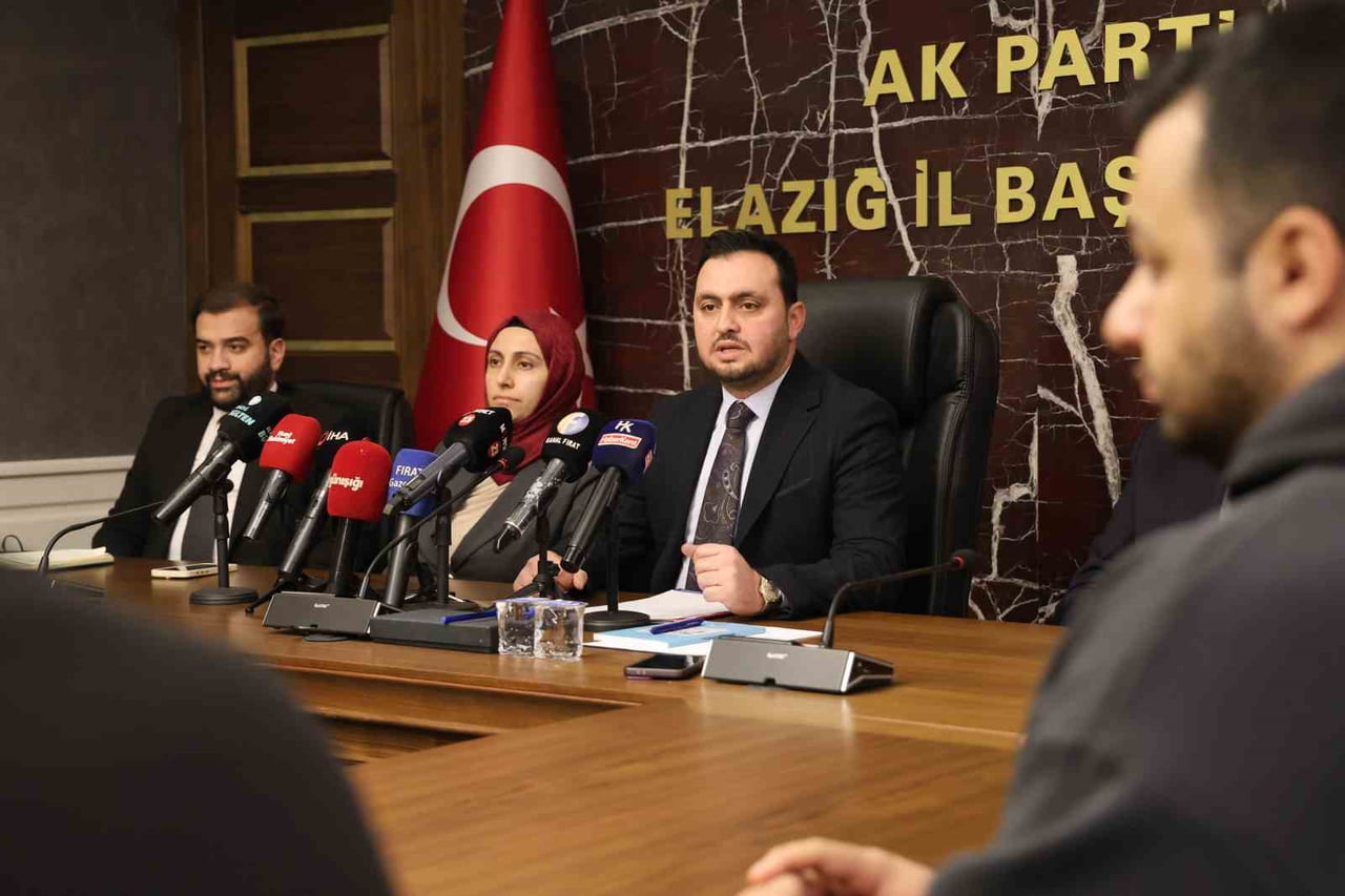 AK PARTİ ELAZIĞ İL BAŞKANI SENCER SELMANOĞLU, PARTİLERİNİN ELAZIĞ’DAKİ ÜYE SAYISININ 8 BİN 271...