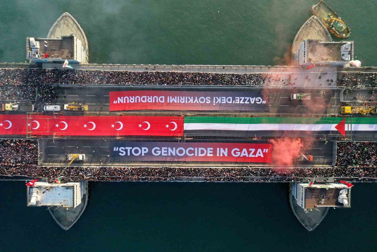 AK PARTİ GAZİANTEP MİLLETVEKİLİ BÜNYAMİN BOZGEYİK, İSTANBUL’DA DÜZENLENEN GAZZE MİTİNGİNE...