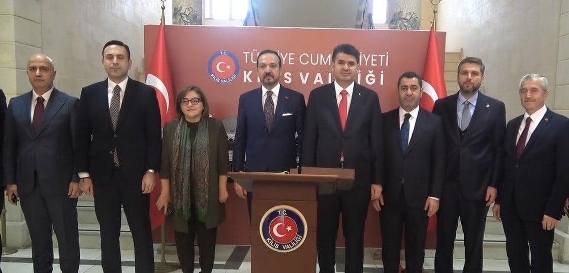 AK PARTİ HEYETİNDEN VALİ KALAYLI’YA ZİYARET