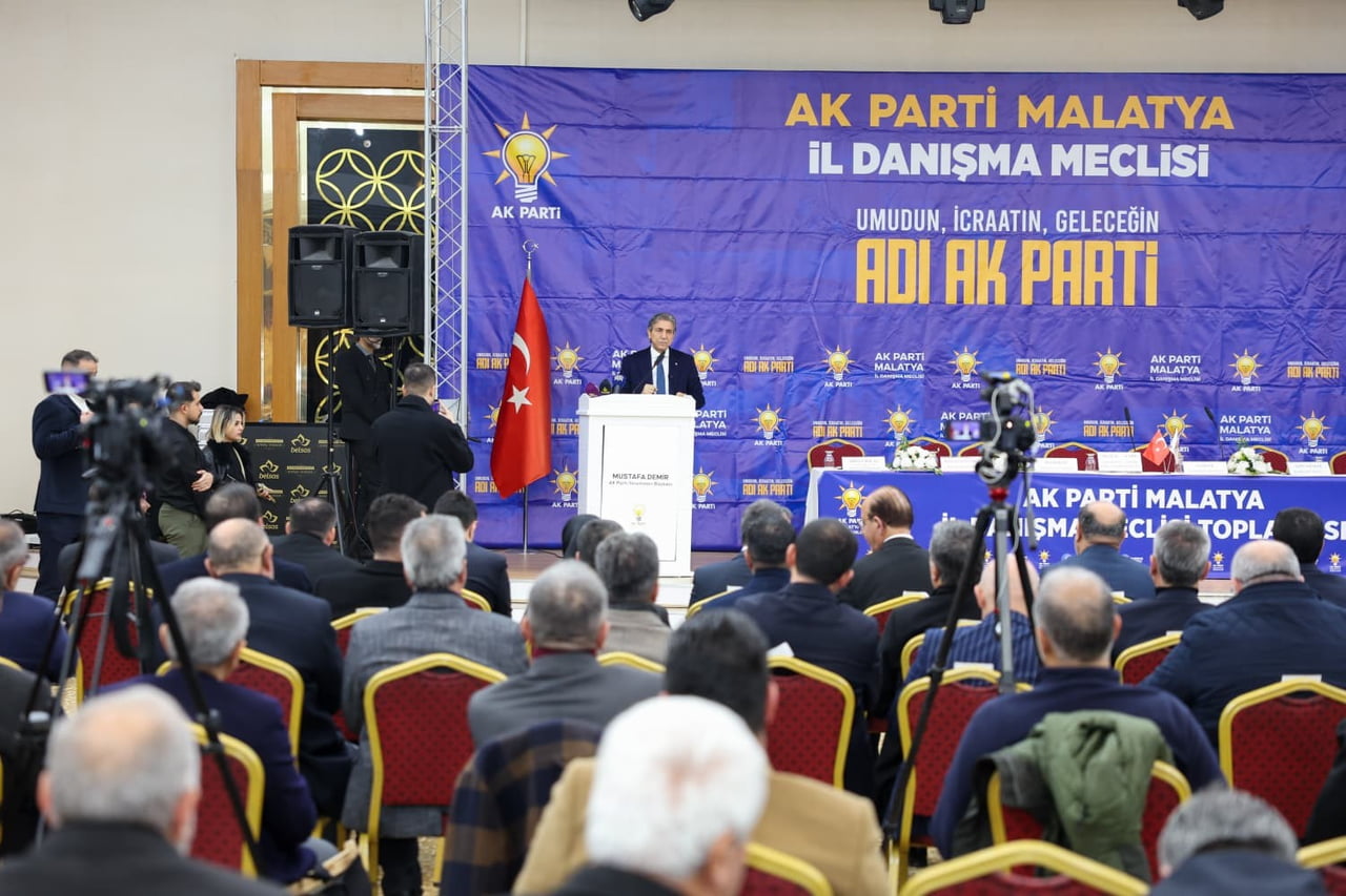 AK PARTİLİ MUSTAFA DEMİR: "ANKARA’DA SU YOK, BU MİLLETLE BAĞI KOPMUŞ BELEDİYECİLİĞİN...