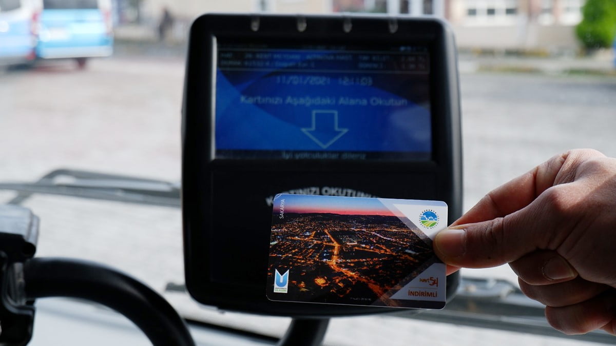 AKARYA BÜYÜKŞEHİR BELEDİYESİ, 2025 YILINDA TOPLU TAŞIMA HİZMETLERİNDEN FAYDALANAN YOLCU SAYILARINI...