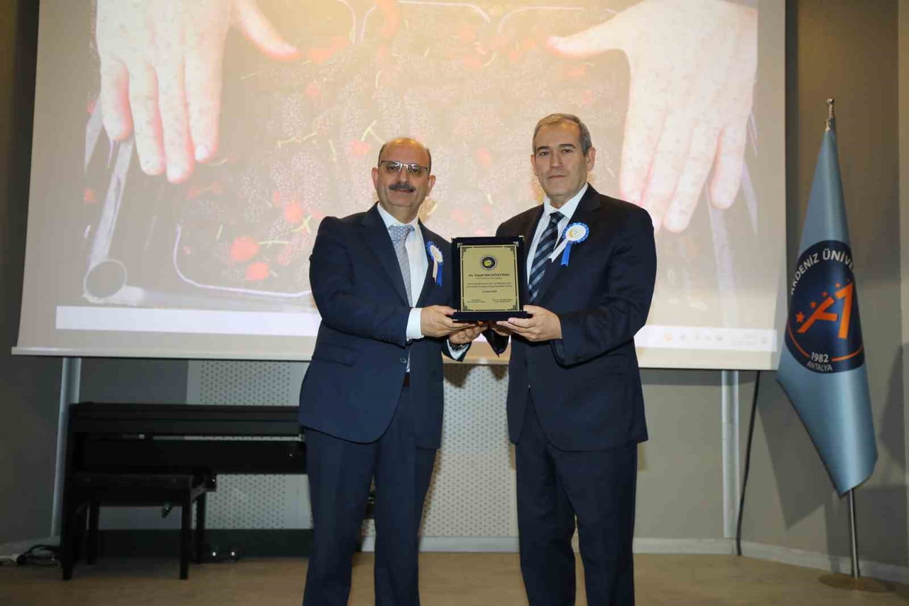 AKDENİZ ÜNİVERSİTESİ ZİRAAT FAKÜLTESİ EV SAHİPLİĞİNDE, TÜRKİYE’DE TARIMSAL EĞİTİM VE ÖĞRETİMİN...