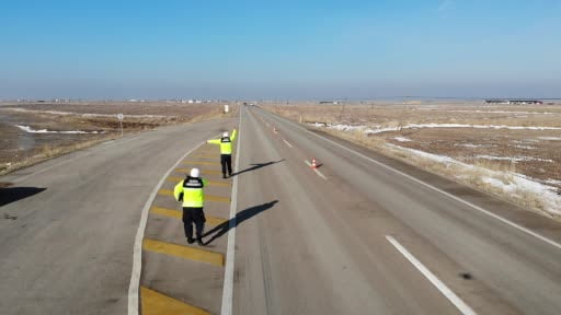 Aksaray'da trafik jandarması araçların kış lastiklerini denetliyor