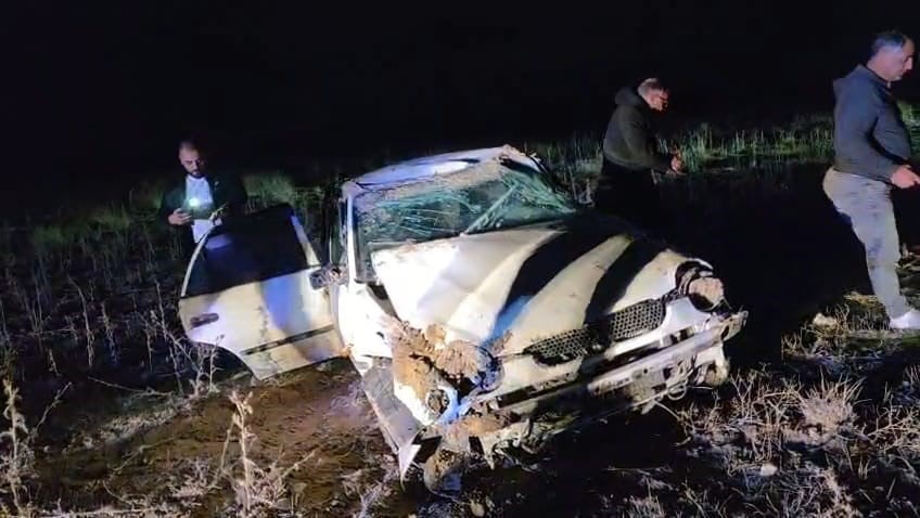 AKSARAY’DA SÜRÜCÜSÜNÜN DİREKSİYON HAKİMİYETİNİ KAYBETTİĞİ OTOMOBİL KONTROLDEN ÇIKARAK ŞARAMPOLE...