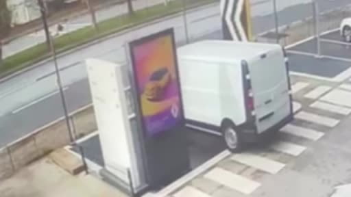 Alanya'da ölümle sonuçlanan trafik kazası güvenlik kamerasına yansıdı