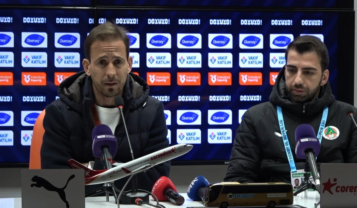 ALANYASPOR TEKNİK DİREKTÖRÜ JOAO PEREİRA, EYÜPSPOR MAÇINDA RİSKLER ALDIKLARINI SÖYLEYEREK, "3...