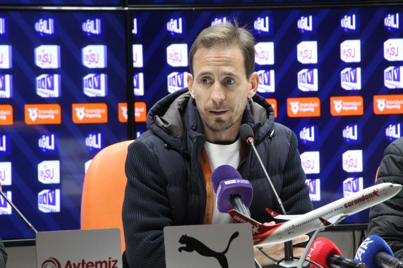 ALANYASPOR TEKNİK DİREKTÖRÜ JOAO PEREİRA, EYÜPSPOR MAÇINDA RİSKLER ALDIKLARINI SÖYLEYEREK, "3...