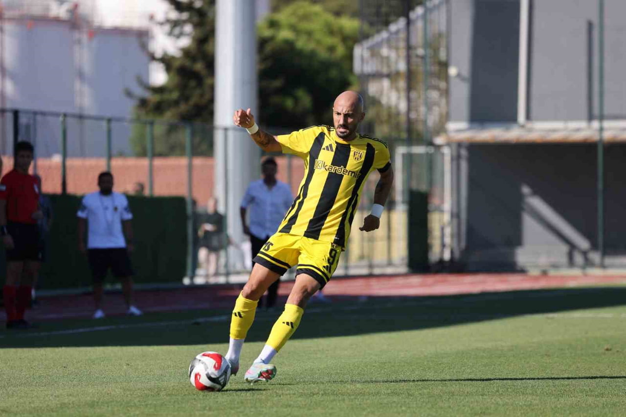 ALİAĞA FUTBOL KULÜBÜ’NÜN DENEYİMLİ FUTBOLCUSU AHMET İLHAN ÖZEK, SEZONUN KALAN BÖLÜMÜYLE İLGİLİ...