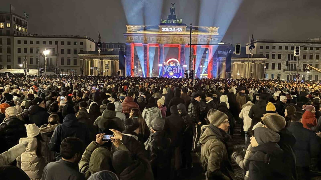 ALMANYA YENİ YILA YOĞUN GÜVENLİK ÖNLEMLERİ ALTINDA GİRDİ