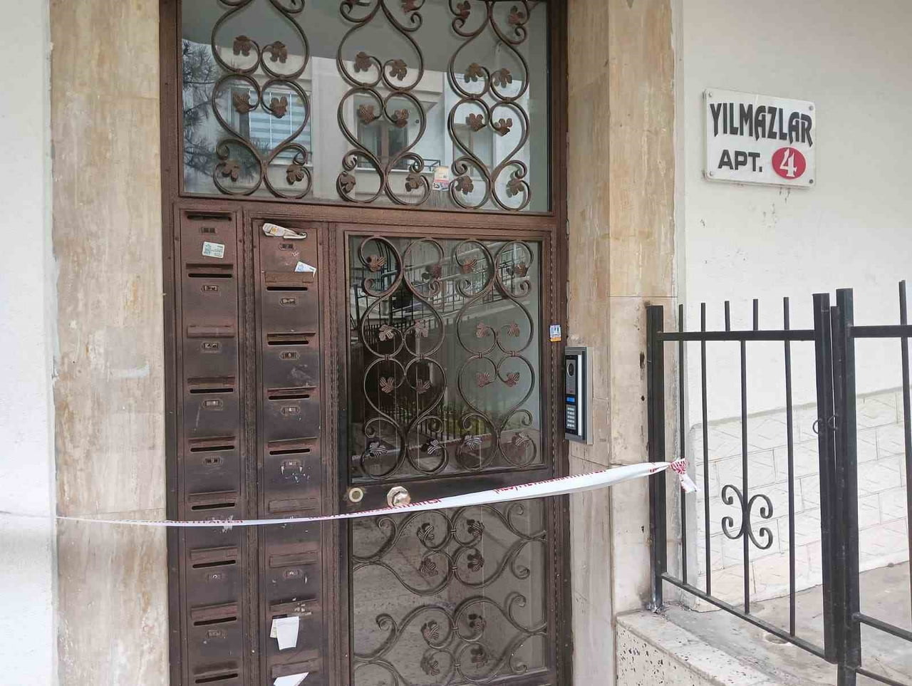 ANKARA ÇANKAYA’DA BİR APARTMANIN İÇİNDEKİ TAŞIYICI KOLONLARDA HENÜZ BELİRLENEMEYEN BİR NEDENDEN...