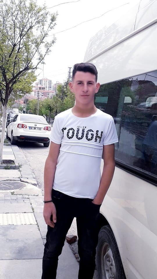 ANKARA’DA KONTROLDEN ÇIKAN MOTOSİKLET, SEYİR HALİNDEKİ MİNİBÜSE ARKADAN ÇARPTI. KAZADA...