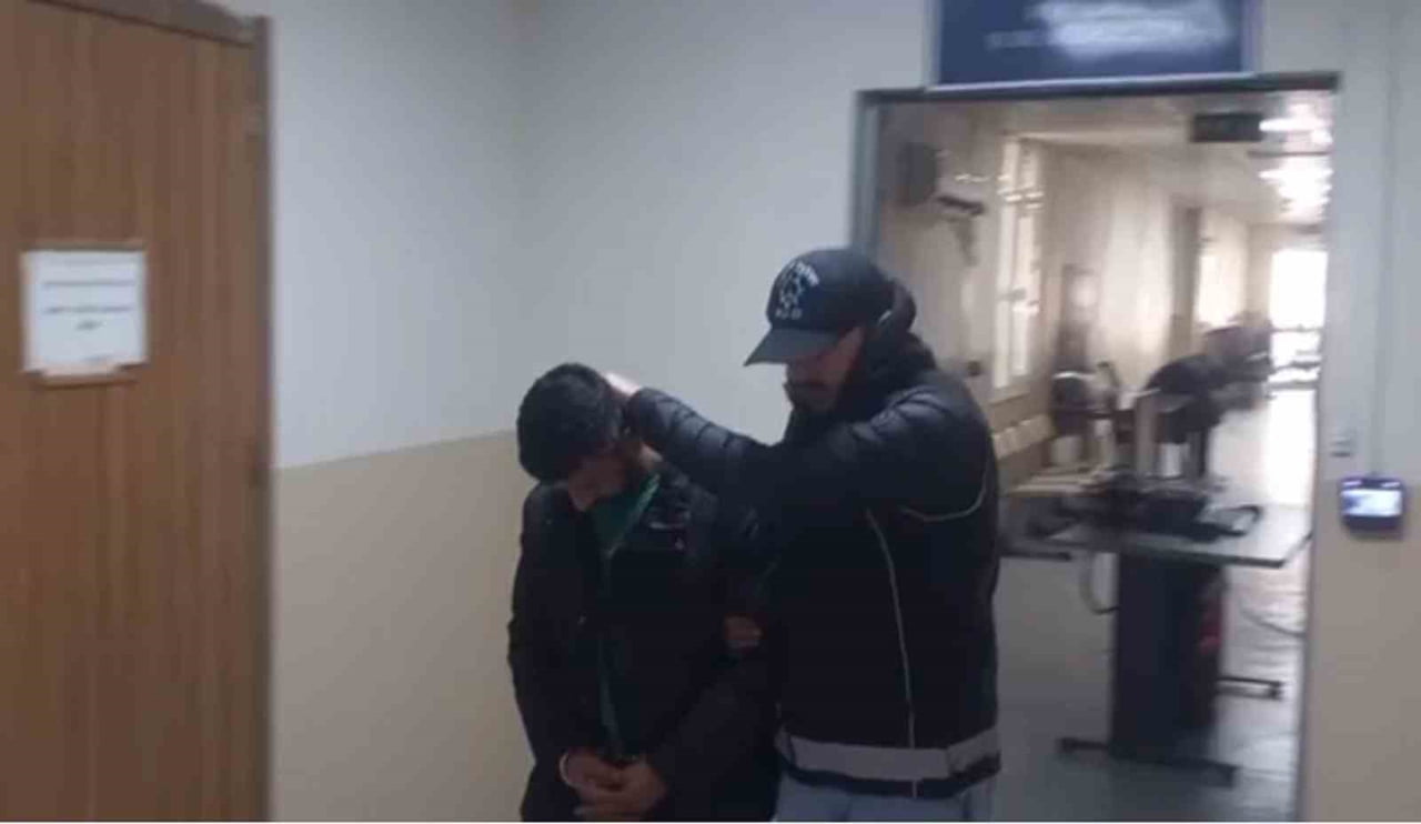 ANTAKYA’DA 15 YIL HAPİS CEZASI İLE ARANAN ŞAHIS TUTUKLANDI