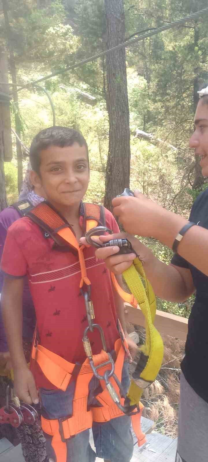 ANTALYA'NIN AKSU İLÇESİNDE LAVABOYA GİDECEĞİNİ SÖYLEYEREK EVDEN AYRILAN VE 3 GÜNDÜR HABER...