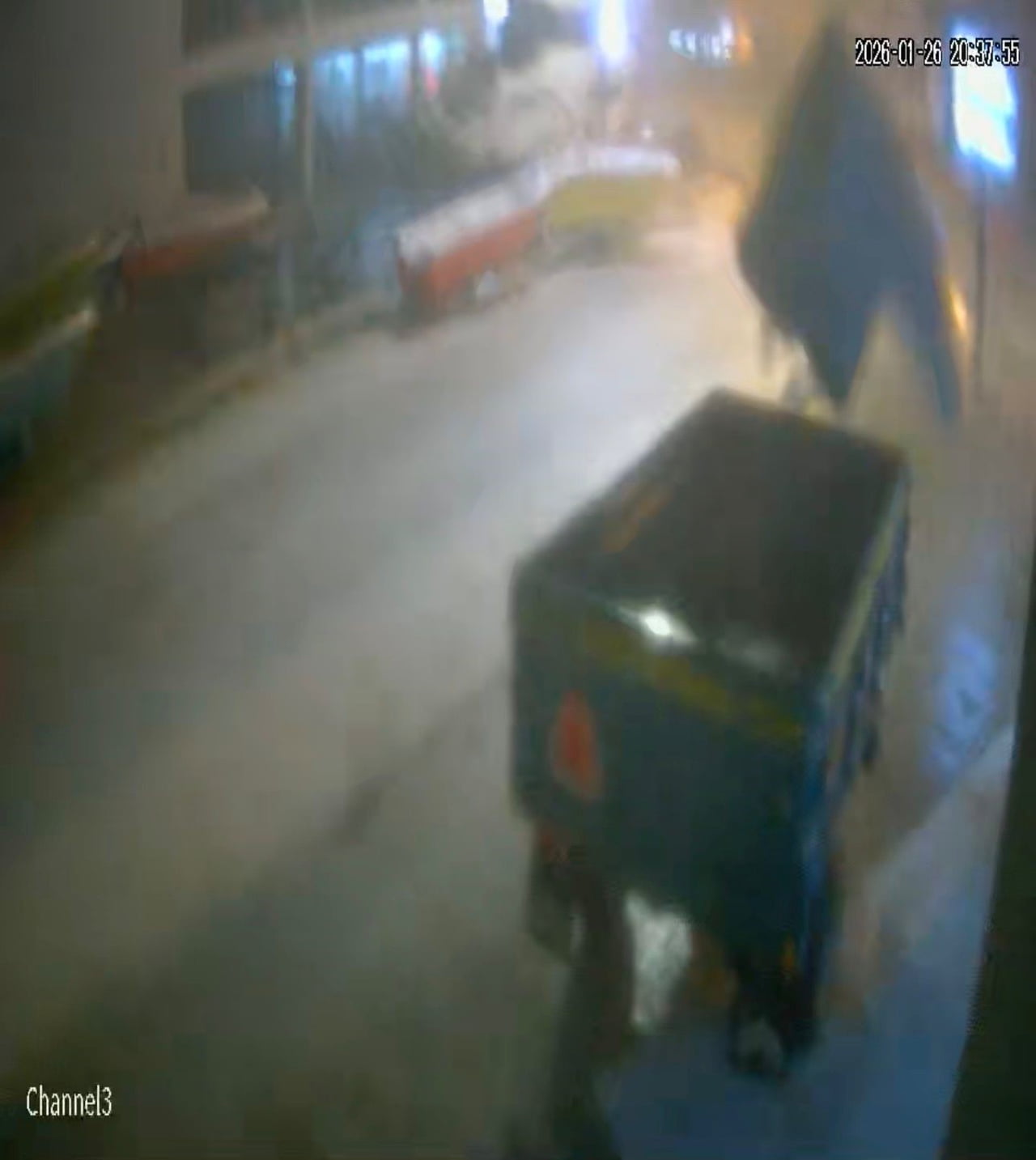 ANTALYA'NIN FİNİKE İLÇESİNDE MEYDANA GELEN VE SERALARI YERLE BİR EDİP BİNA BALKON CAM...