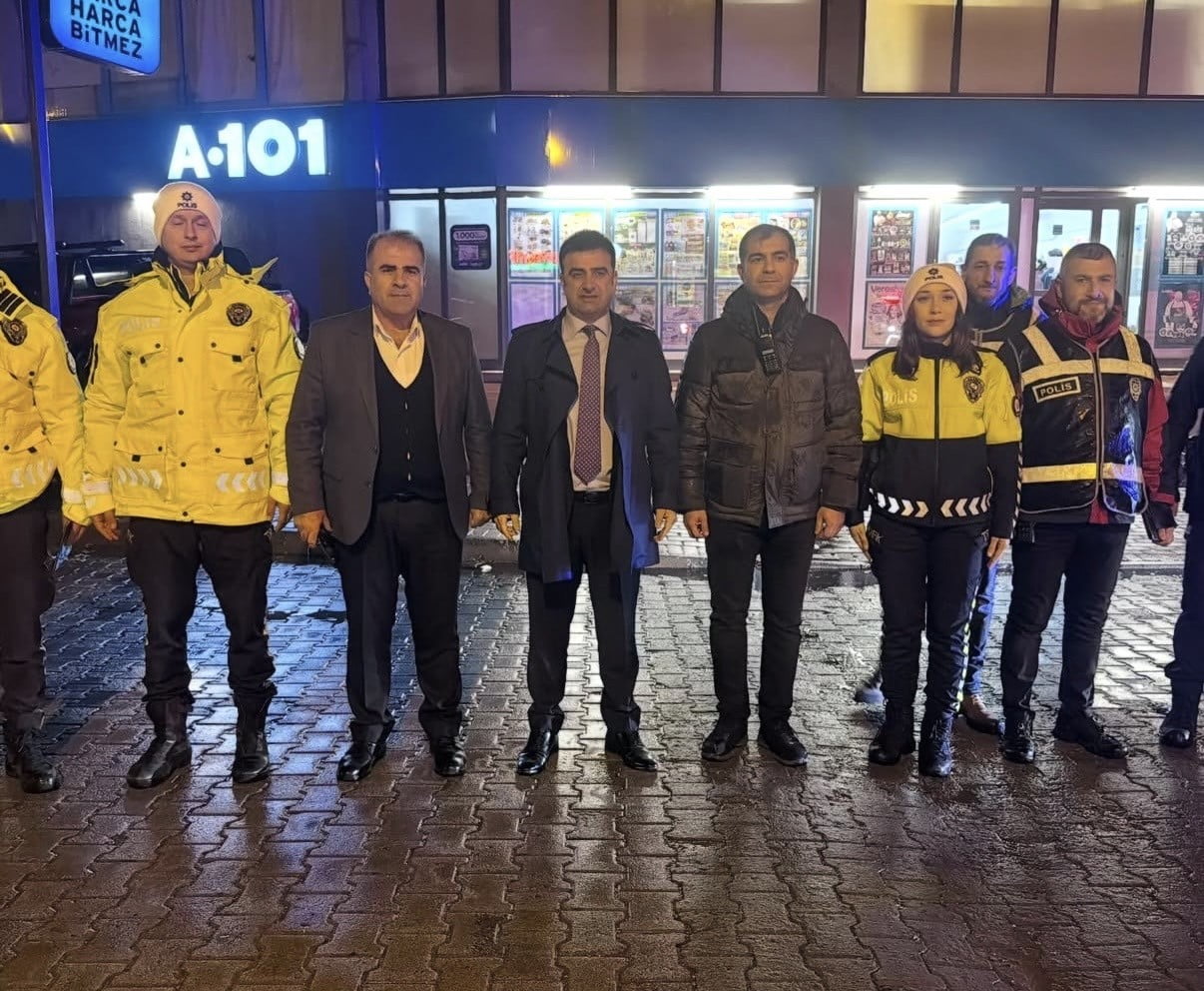 ANTALYA'NIN GAZİPAŞA İLÇESİNDE, YILBAŞI TEDBİRLERİ KAPSAMINDA GÖREV YAPAN GÜVENLİK GÜÇLERİNE...