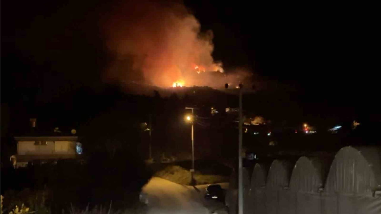 ANTALYA'NIN SERİK İLÇESİNE BAĞLI  SARIABALI MAHALLESİ DELİÖZ MEVKİİNDE ORMANLIK ALANDA YANGIN...