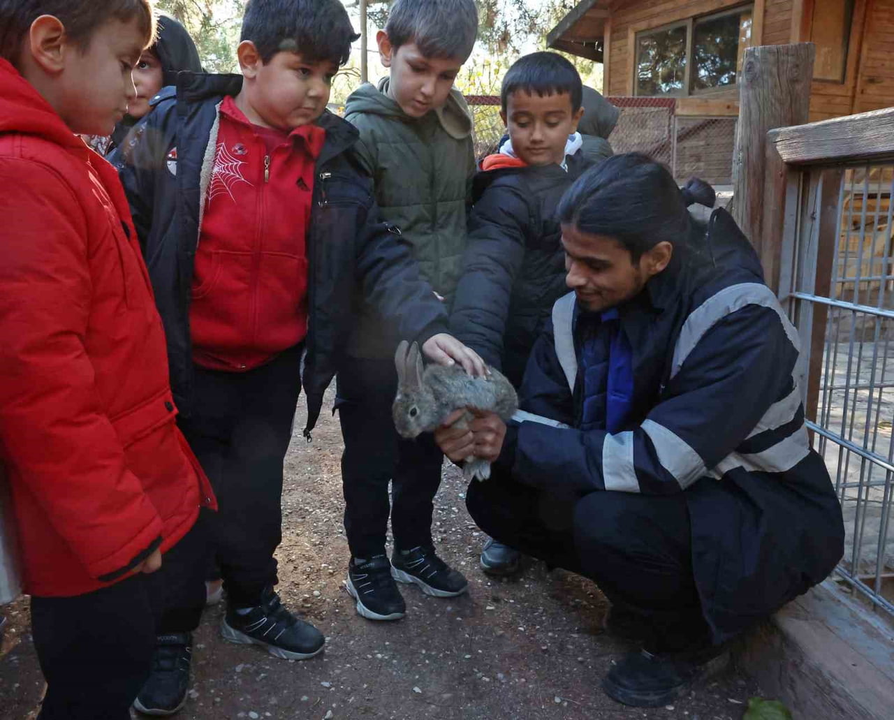 ANTALYA BÜYÜKŞEHİR BELEDİYESİ DOĞAL YAŞAM PARKI'NDA YIL BOYUNCA ÇOCUKLARA HAYVAN VE DOĞA SEVGİSİ...