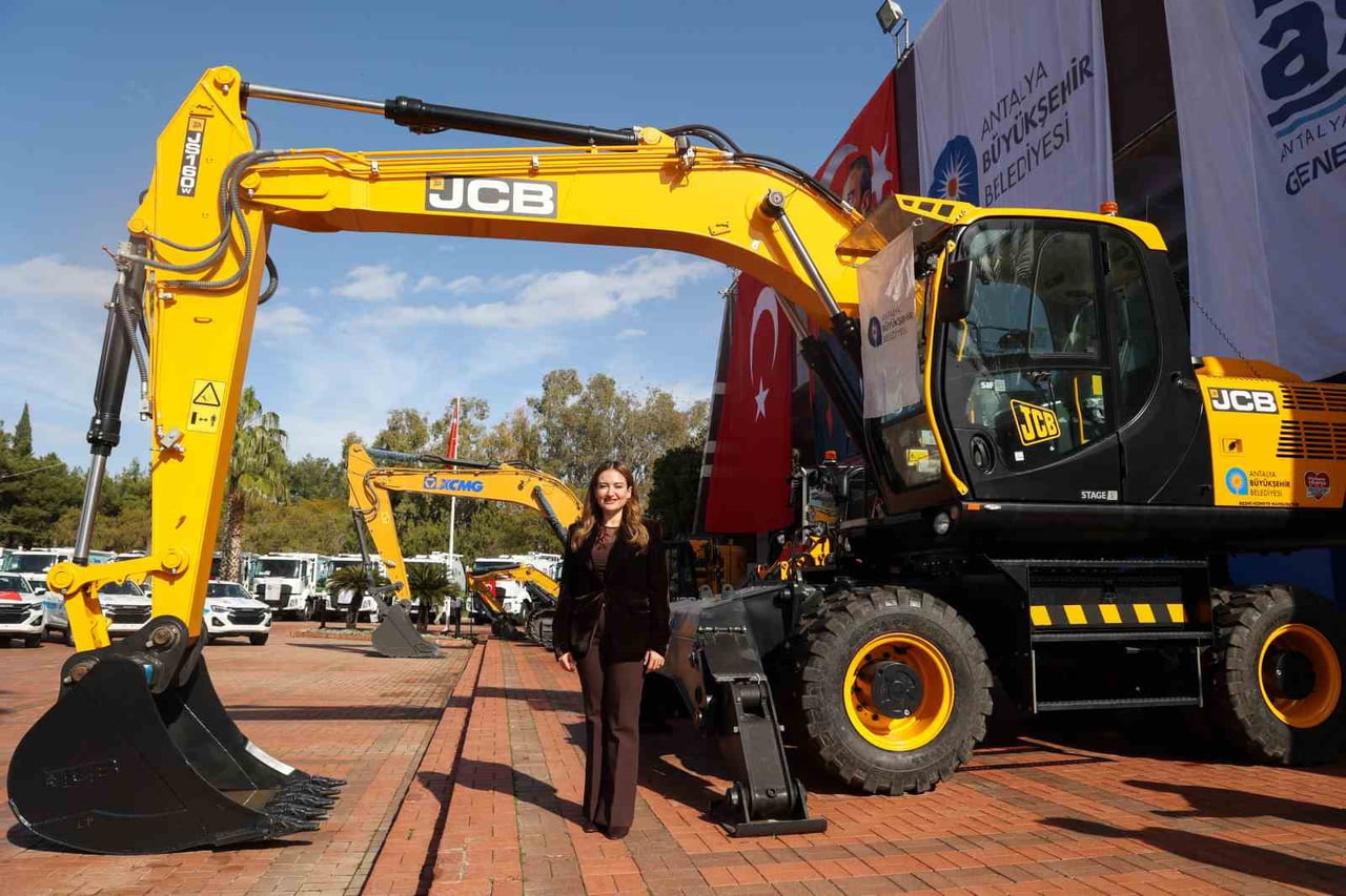 ANTALYA BÜYÜKŞEHİR BELEDİYESİ, KENT GENELİNDE SUNULAN HİZMETLERİN DAHA HIZLI, ETKİN VE VERİMLİ...