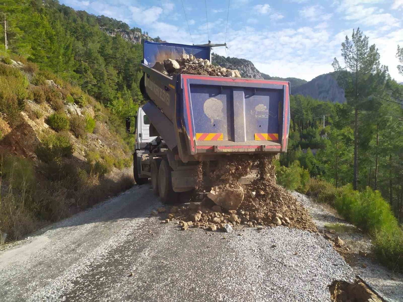 ANTALYA BÜYÜKŞEHİR BELEDİYESİ, METEOROLOJİ BÖLGE MÜDÜRLÜĞÜ TARAFINDAN 23 OCAK'TA VERİLEN SARI KOD...