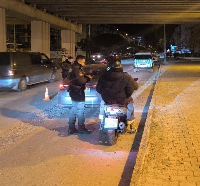 ANTALYA İL EMNİYET MÜDÜRLÜĞÜ’NÜN ASAYİŞ DENETİMLERİ KAPSAMINDA 2 HAFTADA 2 BİN 991 KİŞİ...