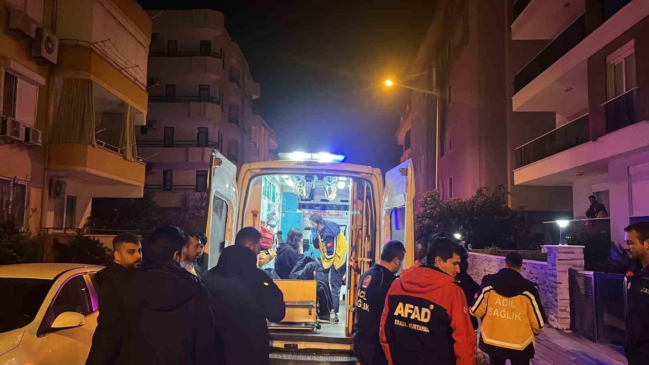 ANTALYA’NIN ALANYA İLÇESİNDE ANİMASYONCULARIN KALDIĞI PERSONEL LOJMANINDA ÇIKAN YANGIN PANİĞE...