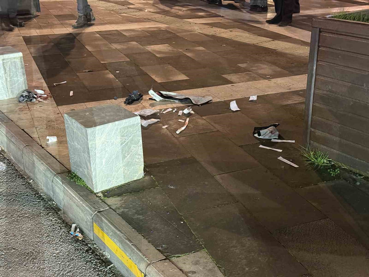 ANTALYA’NIN ALANYA İLÇESİNDE İKİ GRUP ARASINDA ALACAK VERECEK MESELESİ NEDENİYLE ÇIKAN BIÇAKLI...